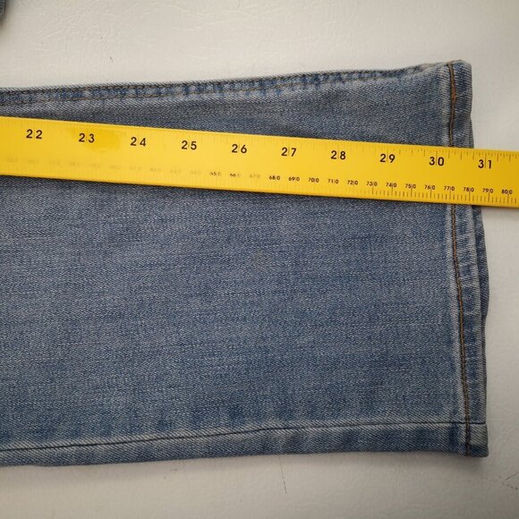 NWT Old Navy Ladies Size 6 Light Wash Mid Rise Bootcut Blue Jeans - Picture 13 of 13